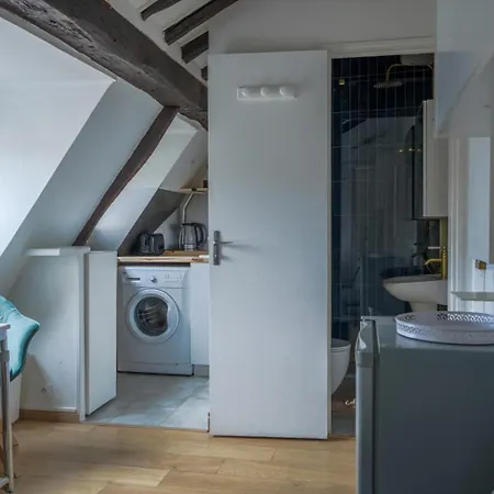 Apartment Petit Toit Madeleine - Flat In Concorde Elysee Opera *