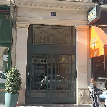 Petit Toit Madeleine - Flat In Concorde Elysee Opera Apartment Paris